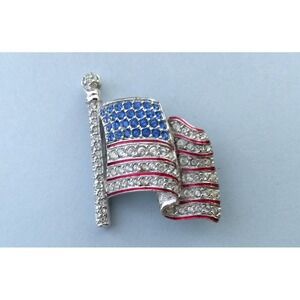Swarovski Crystal American Flag Pin Brooch White Red Blue Wave Patriotic Retired